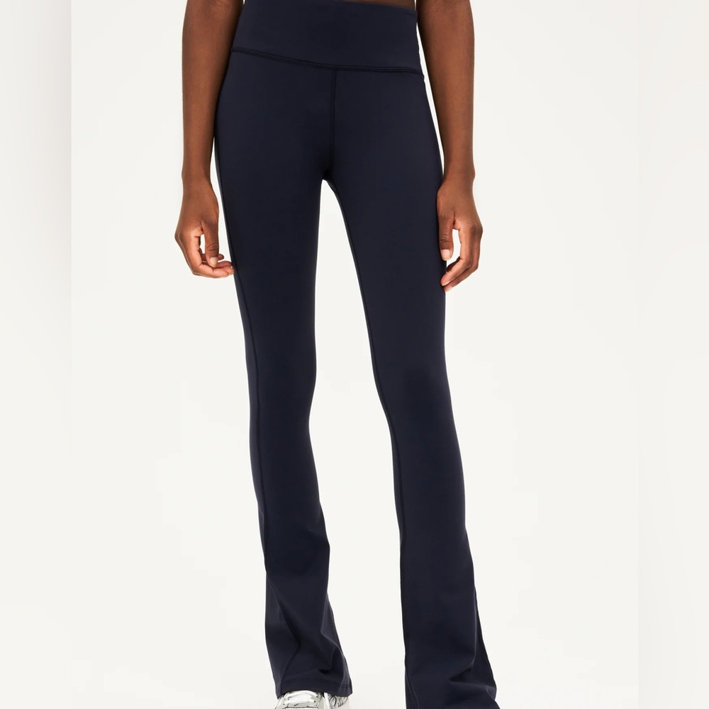 Splits59 RAQUEL FLARED LEGGING Short Length in color Indigo